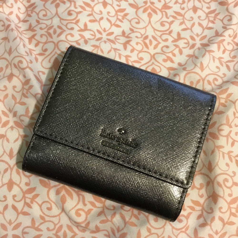 SALE 🏷 Kate Spade NEW Metallic Silver Wallet